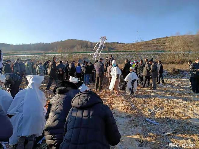 儿子病逝儿媳带孙子去了北方15年后孙子突然回来我泪如雨下